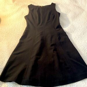 🌸Ivanka Trump sleeveless black dress size 2 zipper back